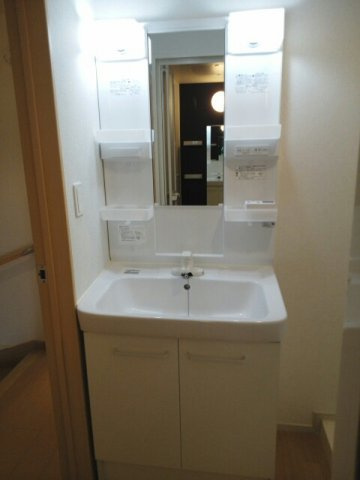 ヴィル・フォーレⅤの洗面所|忙しい朝には欠かせない洗面所です