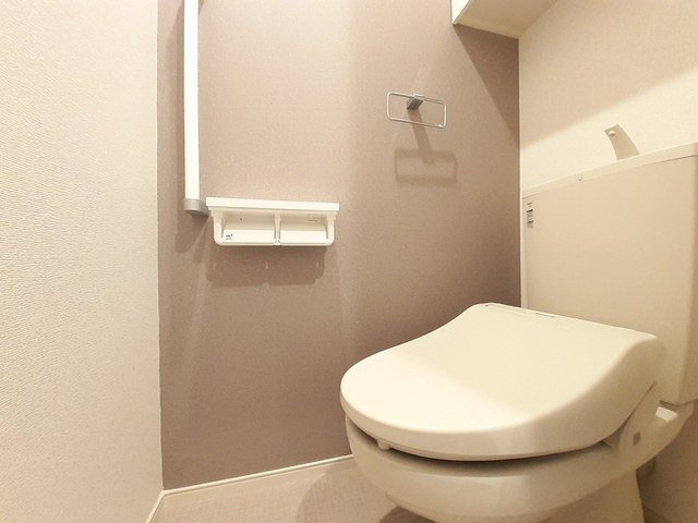 ウォーム・ガーデンＡのトイレ|ゆったりとした空間のトイレです