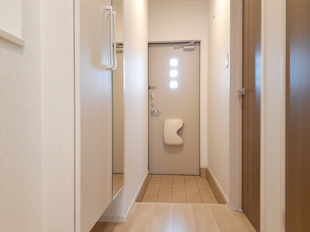 ウォーム・ガーデンＡの玄関|きれいな玄関です