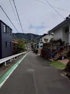 【前面道路含む現地写真】