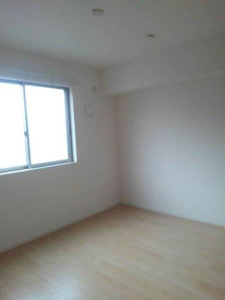 フレスコの洋室