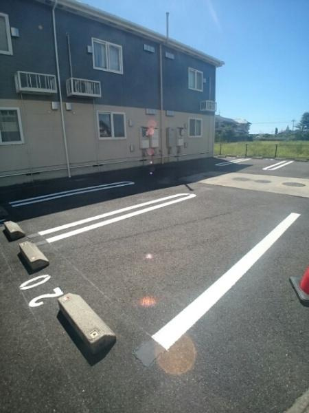 布智ハイツＣの駐車場