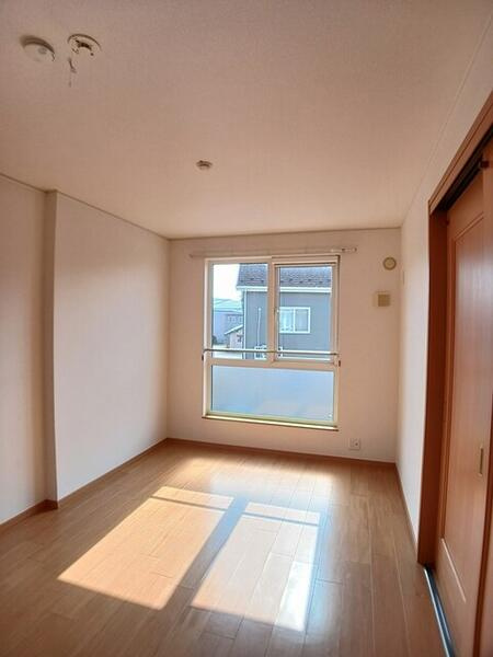 布智ハイツＣの玄関