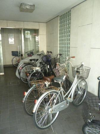 プレアール三軒家東のエントランス|★自転車を持っている方でも安心★