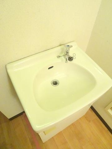 プレアール三軒家東の洗面所|★写真はリフォーム前の写真です★
