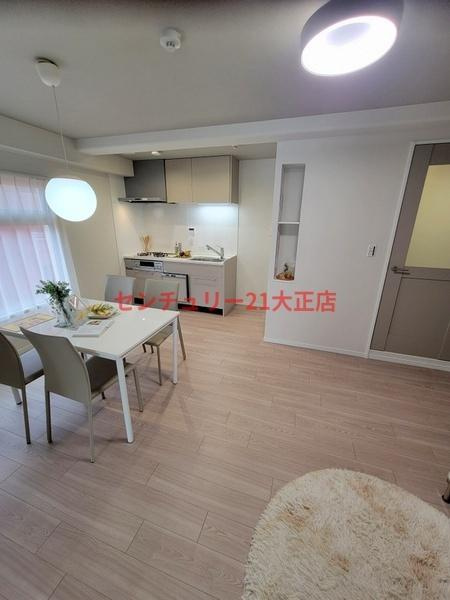 大正リバーサイドヴィラの居間・リビング