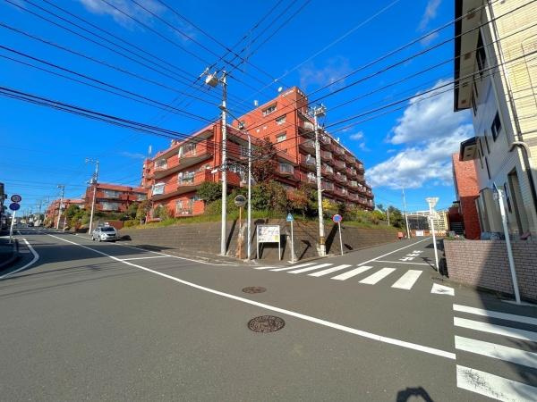 ライオンズマンション金沢八景Ｃ棟の外観