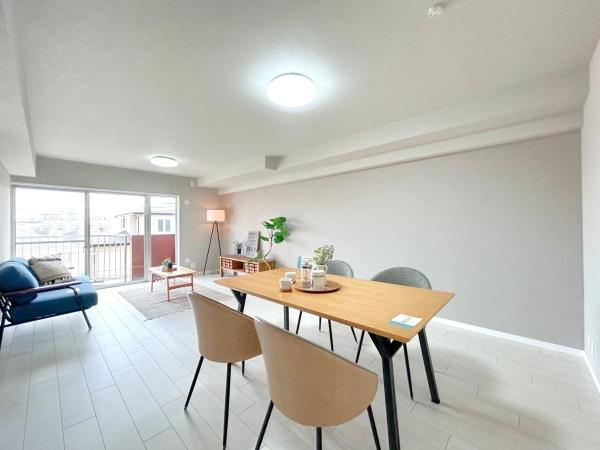 ライオンズマンション金沢八景Ｃ棟の居間・リビング