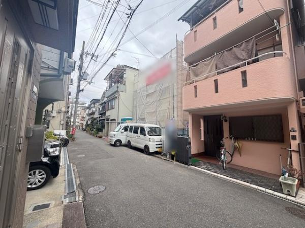 【前面道路含む現地写真】