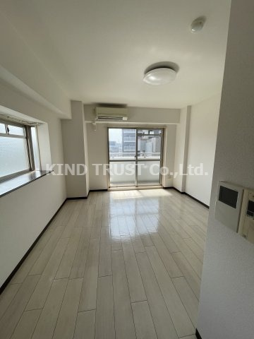 インベスト北梅田の居間・リビング|使いやすいリビングです