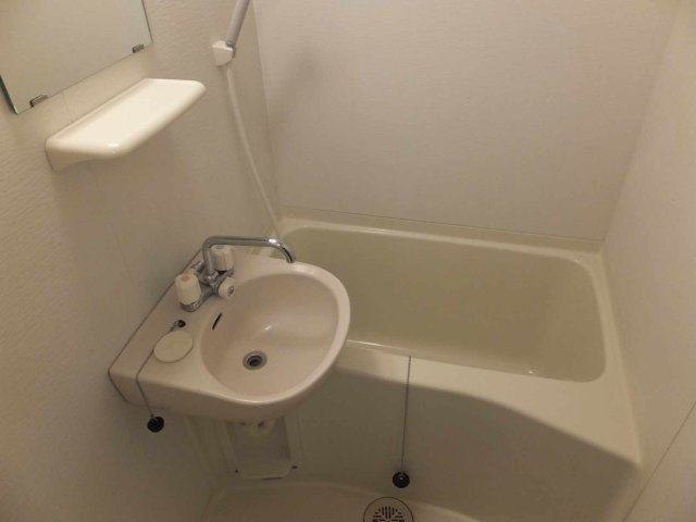 レオパレスＳＨＩＲＯＹＡＭＡⅥの浴室