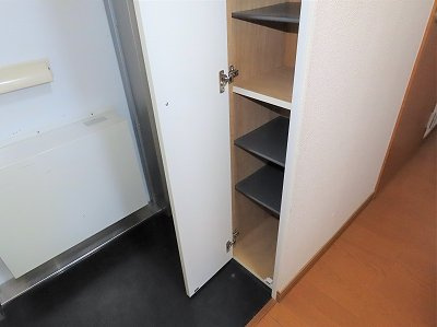 レオパレスエバーグリーンの玄関|シューズボックスあり