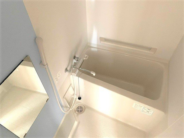 レオネクスト日向根の浴室