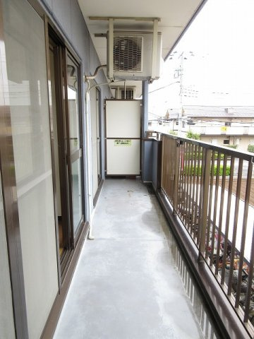 サンライズ・マンションのバルコニー