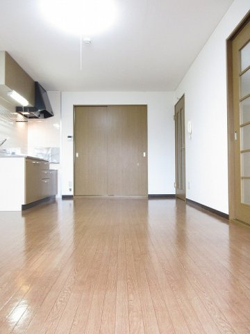 サンライズ・マンションの居間・リビング