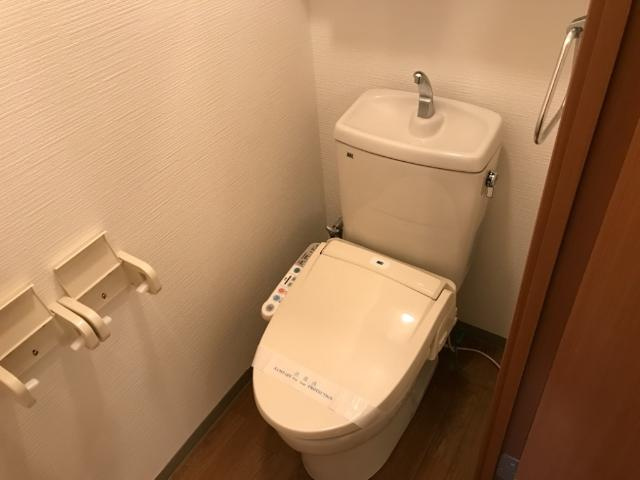 チェリーハウスのトイレ|シャワー付トイレ