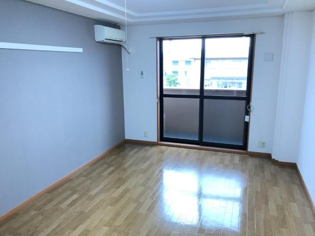 チェリーハウスの居間・リビング|洋室