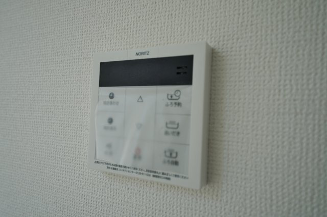 【横浜市瀬谷区瀬谷2丁目32-13全2棟新築戸建て】★仲介手数料無料★（二ツ橋小学校・東野中学校）の発電・温水設備