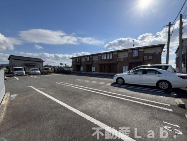 エルモアの駐車場