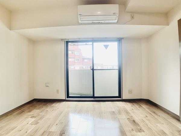 雅叙園碑文谷ドミトリィの居間・リビング