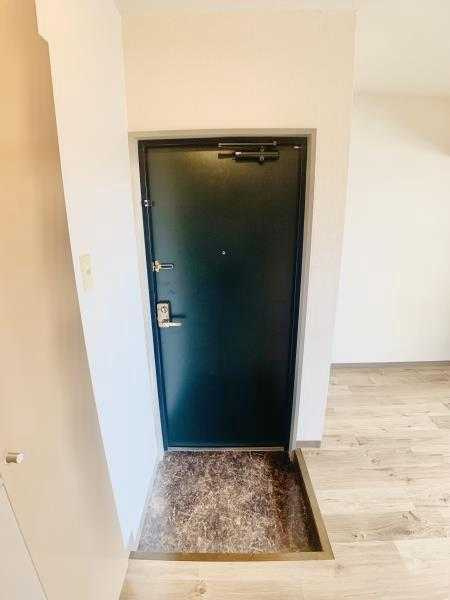 雅叙園碑文谷ドミトリィの玄関