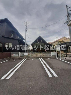 【駐車場】 | ラルジュ