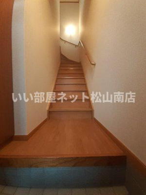 【玄関】 | ラルジュ