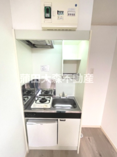 カーサ・フェリーチェのキッチン|ミニ冷蔵庫付ガスキッチン　