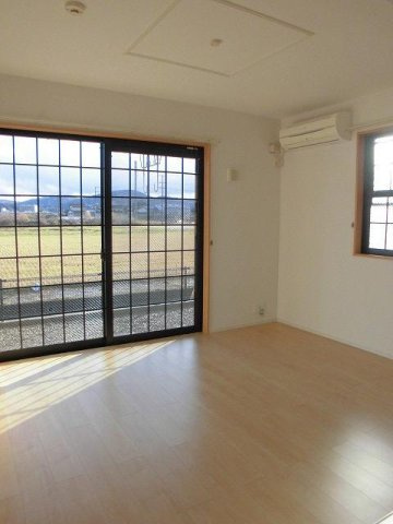 ハピネスコート　Ａの居間・リビング|ゆったりとしたリビングです