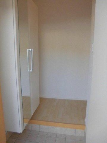 ハピネスコート　Ａの玄関|シンプルで使いやすい玄関です