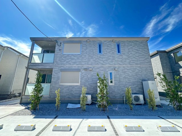 Village EstAの外観