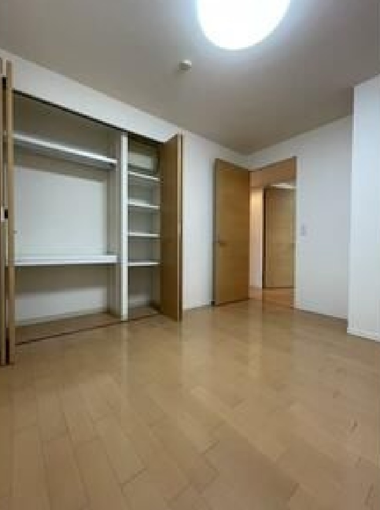 売マンション　小山市城山町の洋室
