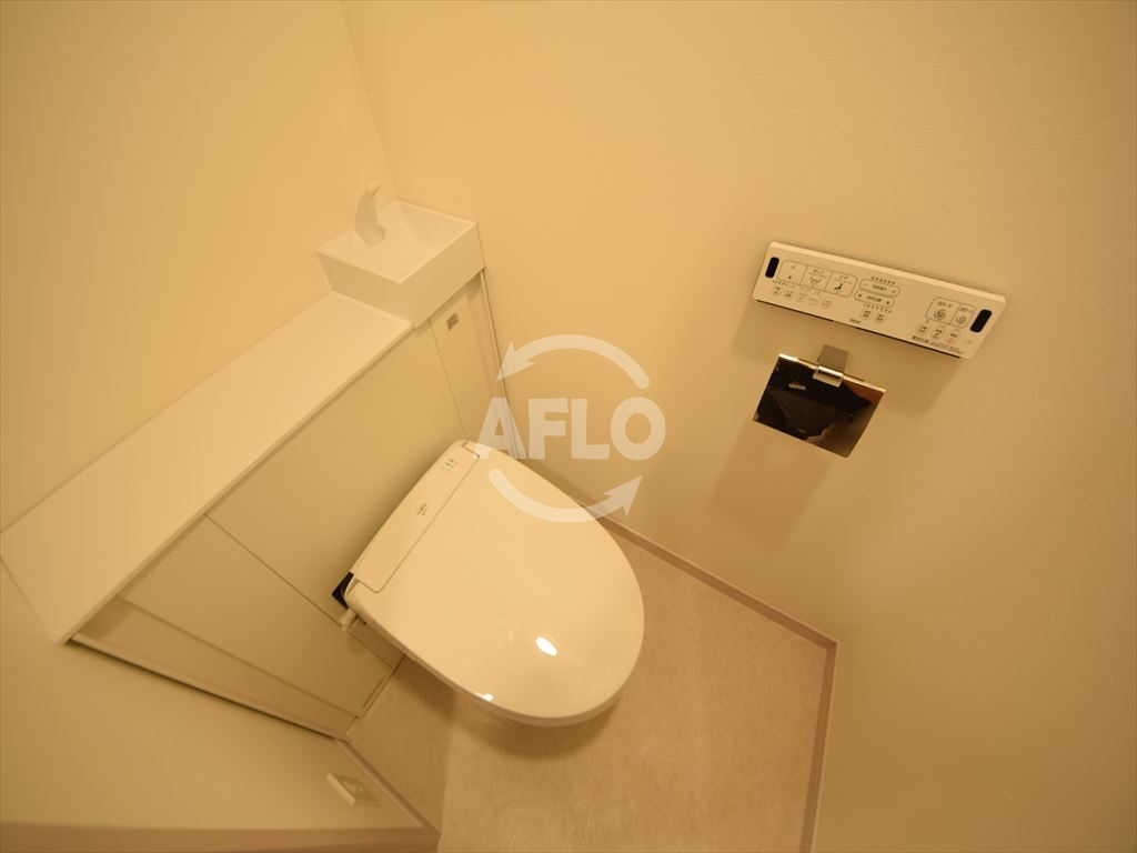 藤の邸　京町堀のトイレ|藤の邸　京町堀　タンクレストイレ