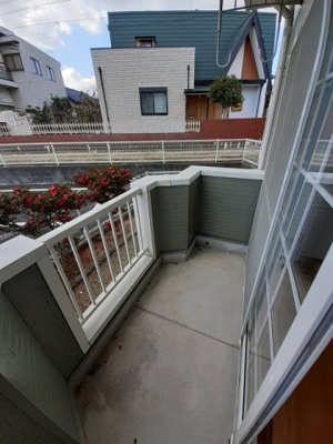 【バルコニー】 | サンプラスⅡ | バルコニーからの眺めを楽しみながら食事をしませんか