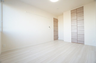 【洋室】 | メゾン・グランシャリオ | ※同物件・同タイプの写真です。