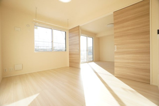 【洋室】 | メゾン・グランシャリオ | ※同物件・同タイプの写真です。