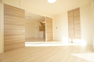 【洋室】 | メゾン・グランシャリオ | ※同物件・同タイプの写真です。