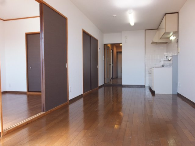 ヴィクトリー８８の居間・リビング