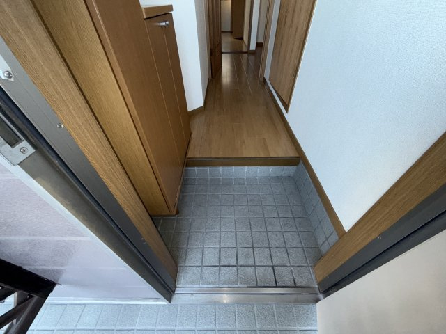 東フラワーの玄関