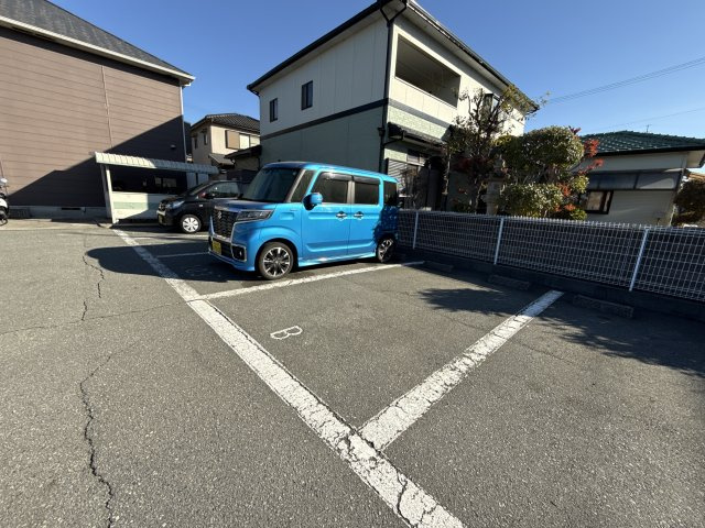 東フラワーの駐車場