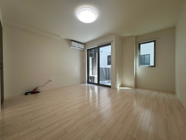 ワレアウナテの洋室