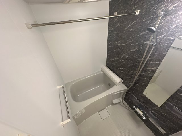 ワレアウナテの浴室