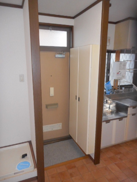 シティハイム　ファミールの玄関|大型のシューズBOXがある玄関