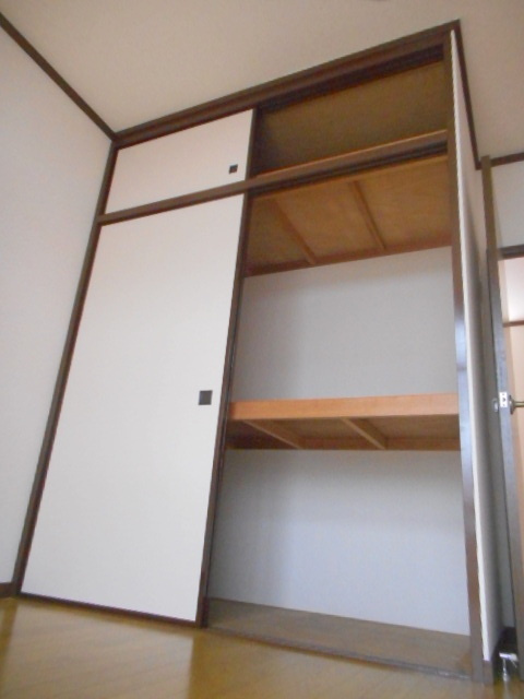 シティハイム　ファミールの収納|大きな収納がある洋室４．５帖