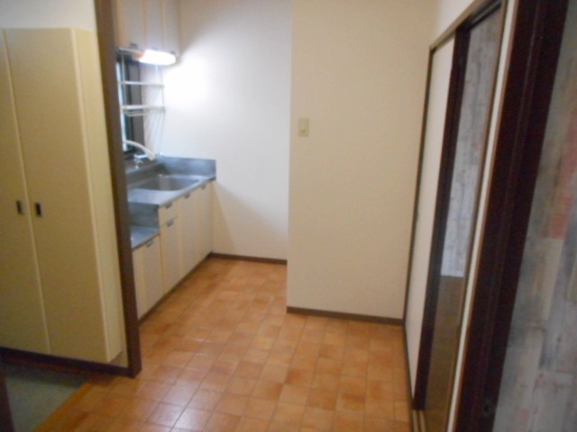 シティハイム　ファミールのキッチン|窓があり明るいキッチンスペース