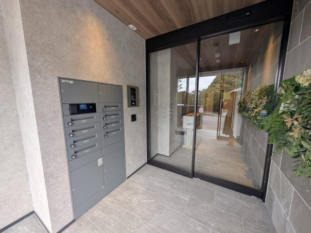 Ｌｅ　Ｒｕａｈのロビー|オートロック付きのエントランス