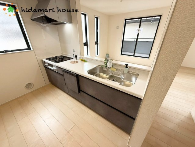 上尾市本町　新築戸建　リーブル01のキッチン