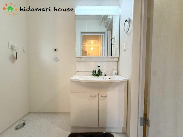 上尾市本町　新築戸建　リーブル01の独立洗面台