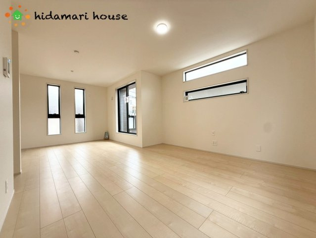 上尾市本町　新築戸建　リーブル01の居間・リビング|LDK：18.5帖