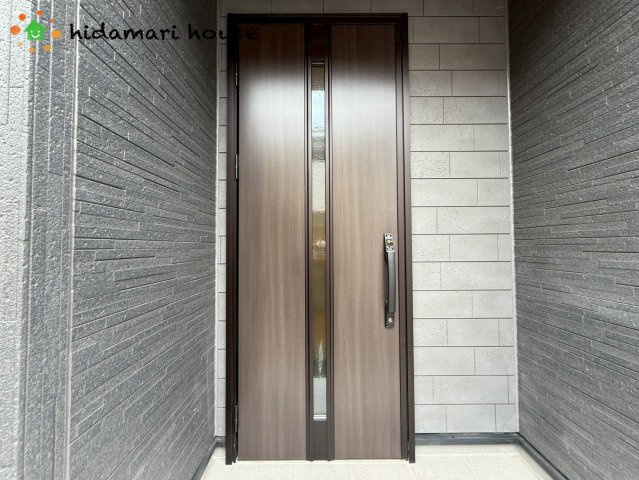 上尾市本町　新築戸建　リーブル01の玄関